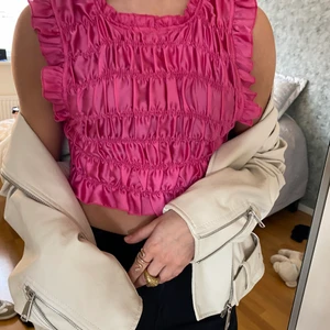 Skitfin topp💓💓 - Så fin topp till sommaren😍😍 kan skicka om köparen står för frakt:)))) HÖGSTA BUD: 200kr