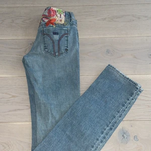 Lågmidjade jeans - Storlek 26/30