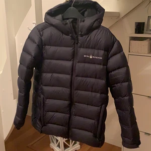 Svart Vinter jacka - Ingen slitning!