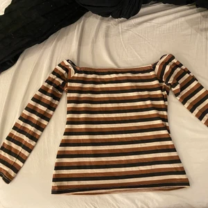 Off shoulder topp - Endast testad, i mycket fint skick. 