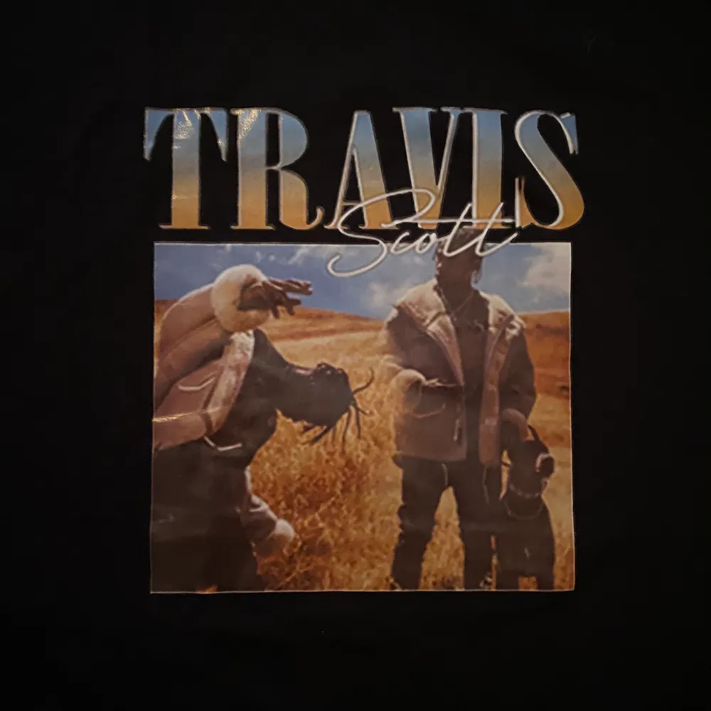 T-shirts med tryck av Travis Scott i 100% bomull. Snygg t-shirt perfekt till sommaren☔️🪐. T-shirts.
