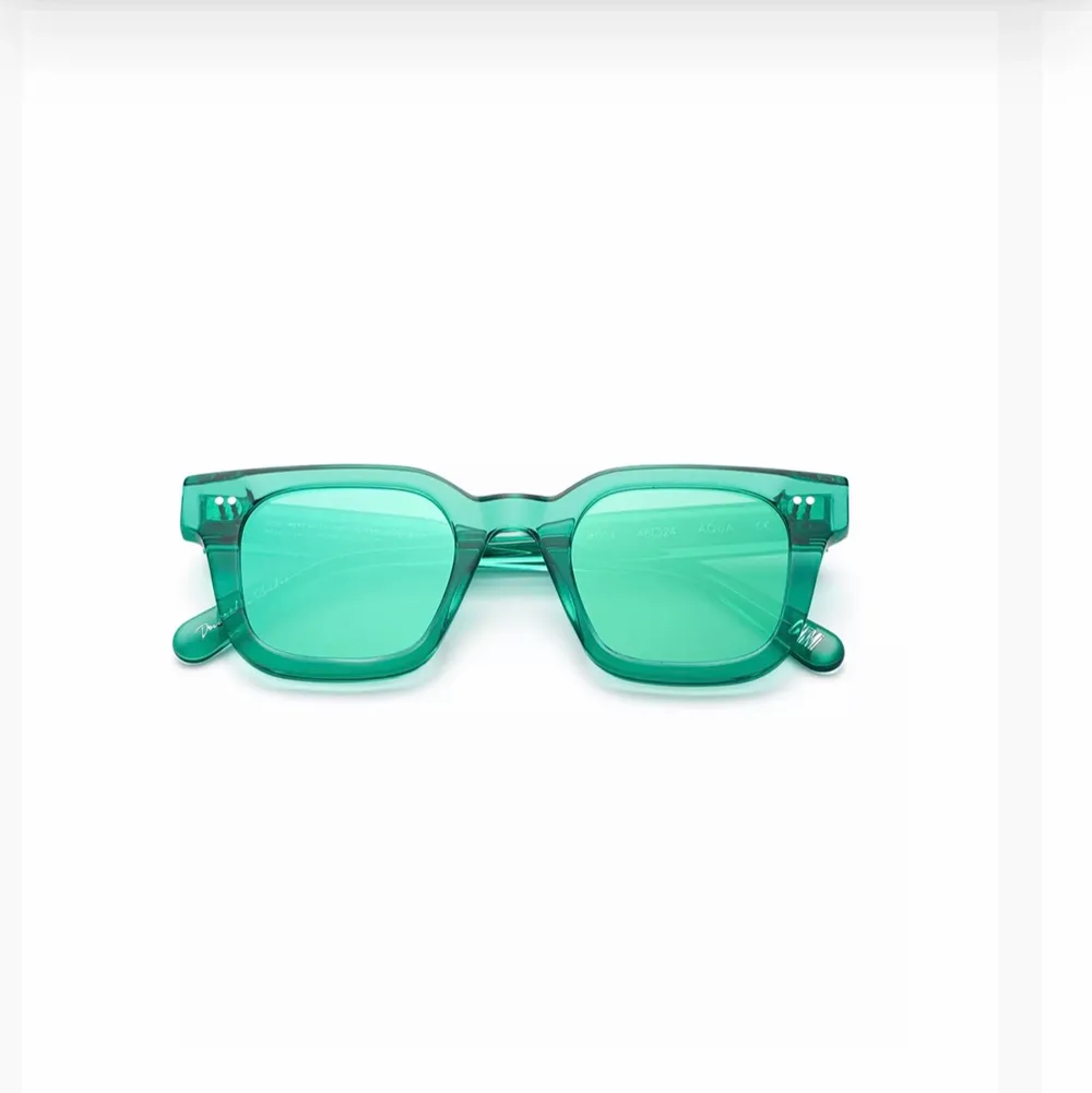(Bud på 600) Kollar nu intresset på de populära blåa chimi glasögonen (004). Säljer inte förens vid rimligt bud, bud startar från 500 kr!💙 önskas fler bilder så skicka! Har alla förpackningar kvar! Köp direkt för 700 +frakt. Accessoarer.