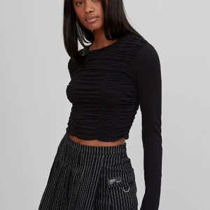 Svart topp  - Svart topp från Bershka. Storlek S. Endast testad!