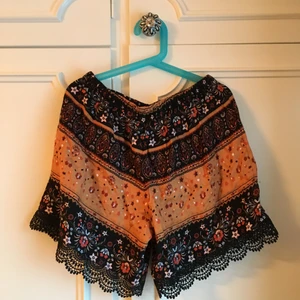 Shorts  - Snygga bohemiska shorts, aldrig använda. 40kr + frakt