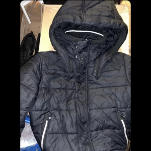 Jacka G-star Billigt! - G star vinterjacka strl M. I fint skick. Avtagbar luva. Jackan går till midjan 