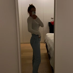 Mom jeans - Jättesköna momjeans från zara🤍 inte många gånger använda