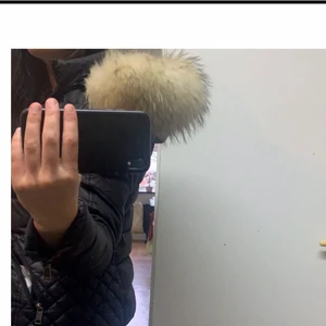 Rocken blue  - Säljer min rocken blue int så använd o Säljer för nån annan kan få användning av den❤️köpt för 4lax nått sånt o säljer för 1 tusen ❤️äkta räv päls 