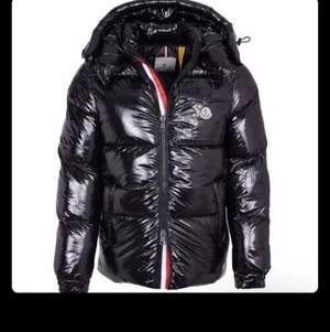 Moncler  - Moncler jacka helt ny priset kan diskuteras 