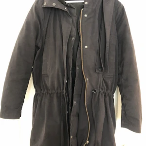 Acne studio dunparka - Varm dunkappa med avtagbar luva och avtagbart foder. Svart stl 38/m. Varm! Nypris 5000