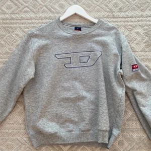 VINTAGE TRÖJA - Vintage diesel i storlek M, superbra skick!! Sitter snyggt oversize på mig. 200 + frakt 😊