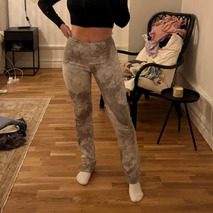 Byxor köpta SH - Aldrig använda, storlek S, normala i storleken. Jag är 161