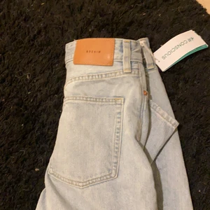 Oanvända jeans  - Storlek 26 helt oanvända lapp o allr kvar 😊
