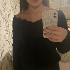 Tröja - Säljer denna söta topp från hm i storlek XS🖤