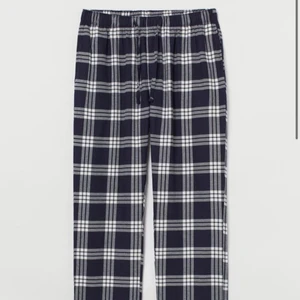 Pyjamasbyxor  - Oanvända rutiga pyjamasbyxor, köpare står för frakt 😊