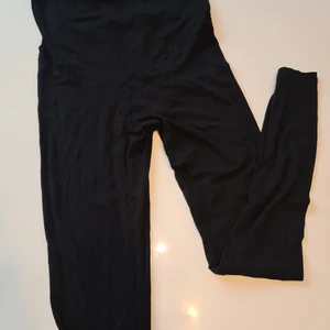 Mamma leggings - 2 pack mamma leggings i svart med resår över magen.