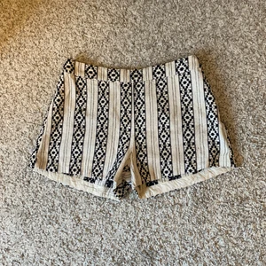 Shorts hollister  - Säljer   Flyttrensning- Massvis med kläder till billiga priser!!   Från 5kr  jag samfrakrar så kolla gärna mina andra annonser!   Kan skicka med frimärken eller spårbart, Frakt priset baseras på paketets vikt! Jag ansvarar inte för postens hantering av paket.   Kontakta mig vid frågor :) 