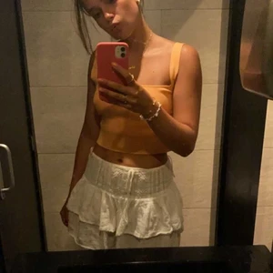 Linnekjol  - Otroligt fin linnekjol från Pull&Bear i nyskick. Kan mötas upp i Sthlm eller frakta