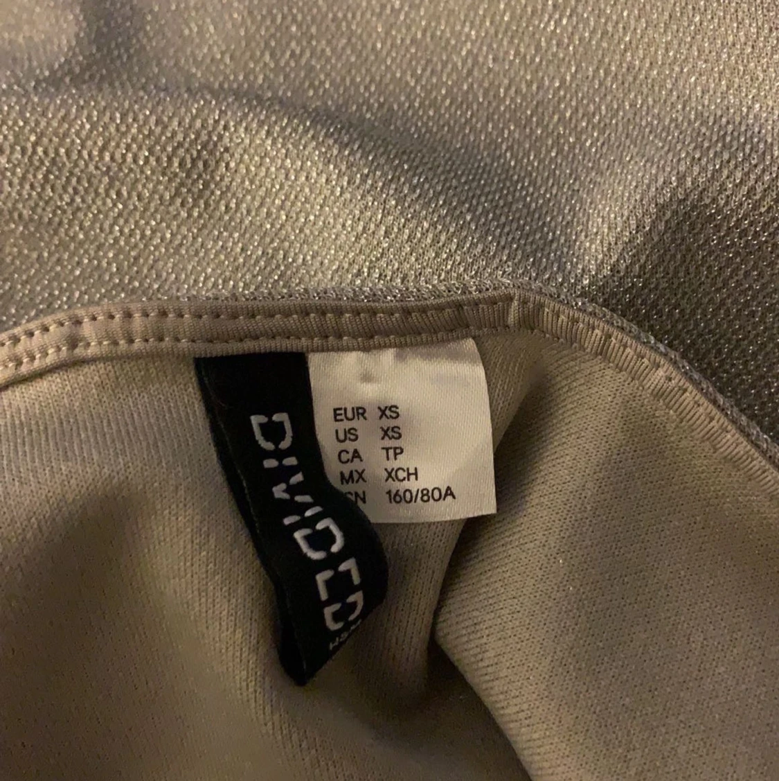 Glittrig klänning - 91