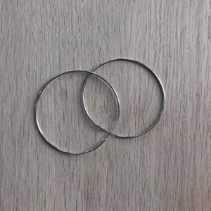 Stora hoops - Stora silvriga hoops- ej äkta silver. 