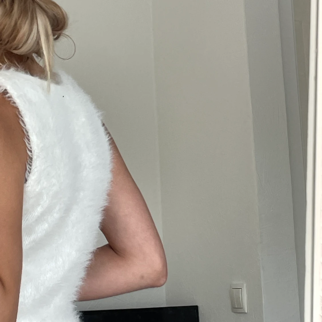 Vit fluffig topp - 91