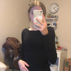 Tröja - Snygg svart tröja 