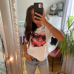 Tshirt från NAKD  - Ascool tshirt från nakd i storlek S. Säljer då den inte kommer till användning. Använd fåtal ggr, mycket bra skick. 70kr +frakt