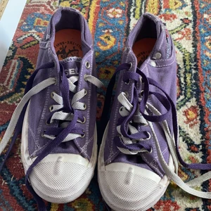 diesel sko - skitsöta converseliknande skor från diesel