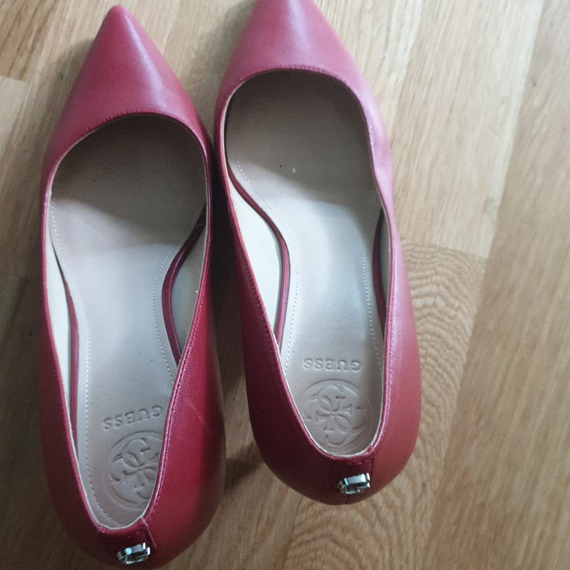 Guess klackskor - 91