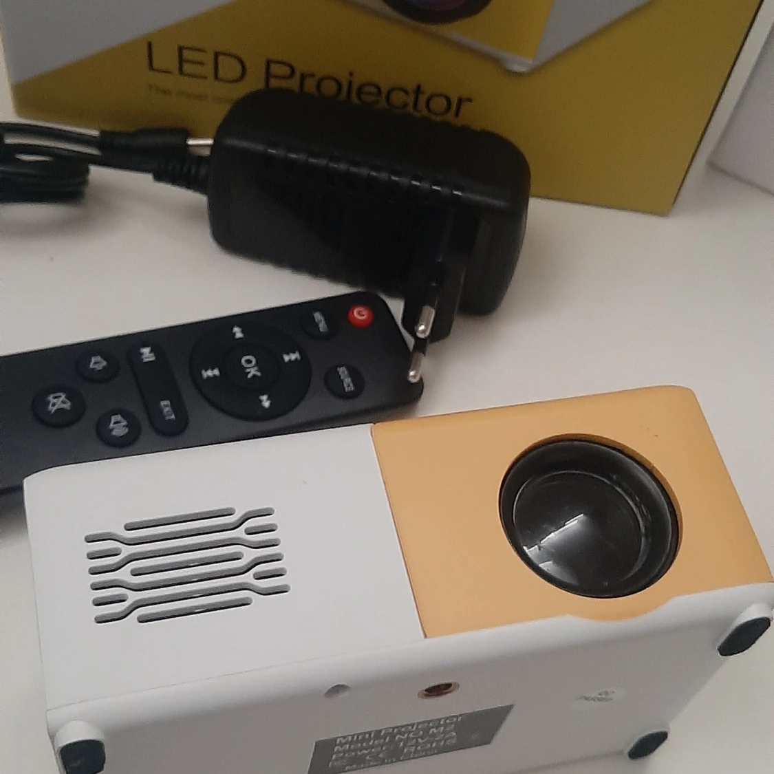 Mini projector and game cards - 91