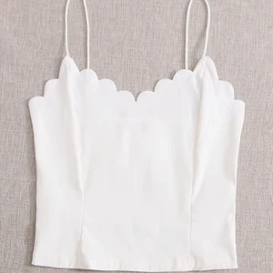 Topp storlek S - Jätte fin topp från SHEIN som tyvärr aldrig kommit till användning. Storlek S, fraktkostnad tillkommer 