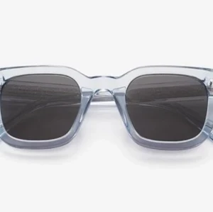 Chimi solglasögon  - Säljer mina skitsnygga chimi glasögon (004 Litchi), nästan helt oanvända. Dom går deusstom inte att köpa på chimis hemsida längre!