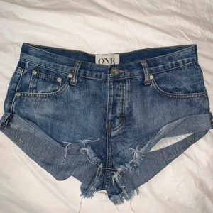 One teaspoon shorts  - Oneteaspoon shorts i storlek 27, passar en s eller m.