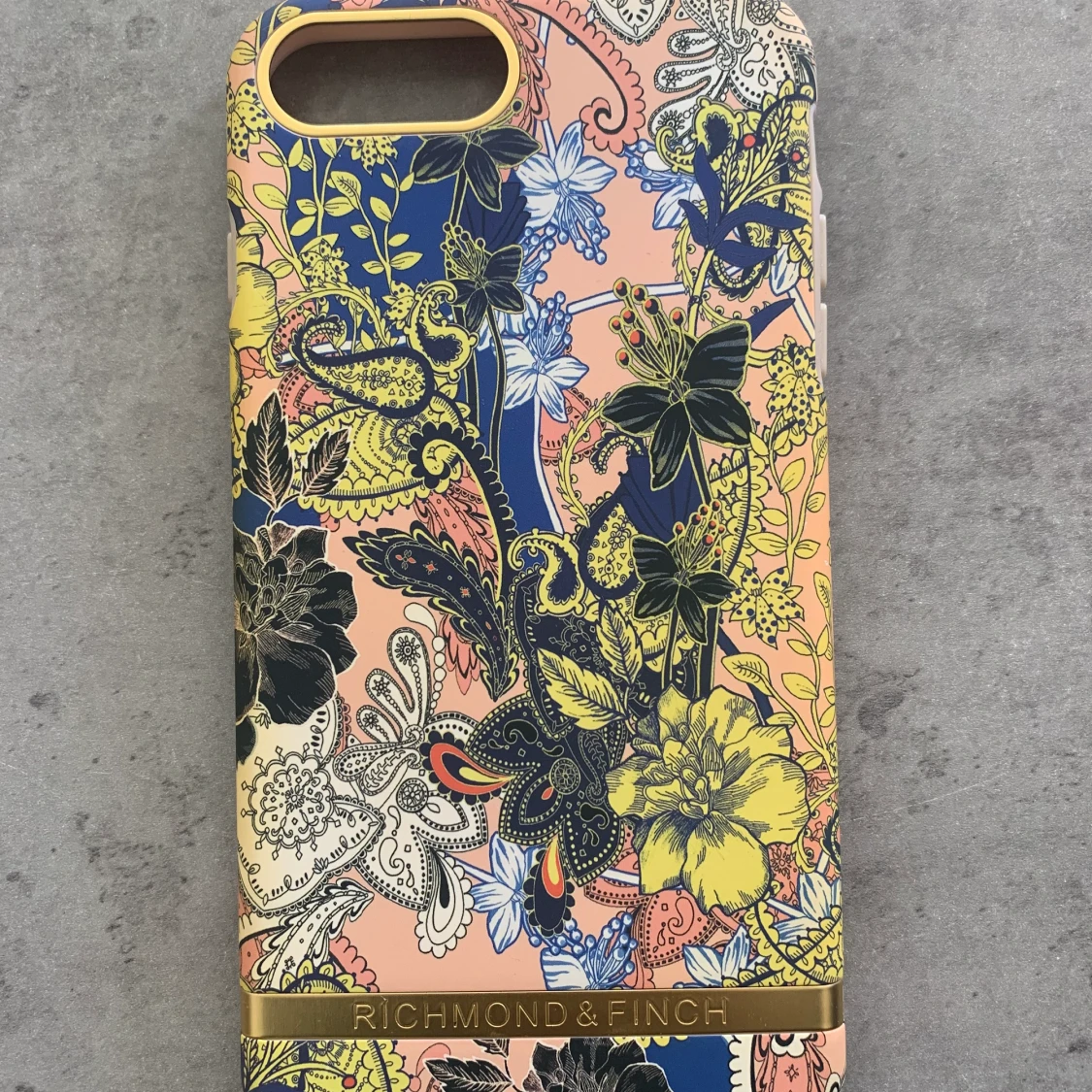 Ideal of Sweden och Richmond & Finch skal  - 90