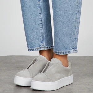 Eytys  - Säljer mina eytys då de är för små för mig. Är i bra skick. Kan skicka fler bilder.