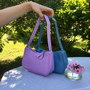 Lila baguette bag Y2K - Helt ny och oanvänd! Köpte dubbla. 24cm bred. 