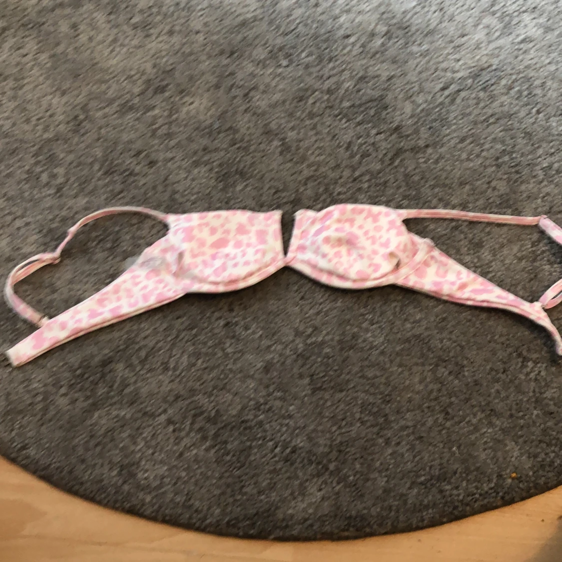 En bikini topp från SHEIN  - 90