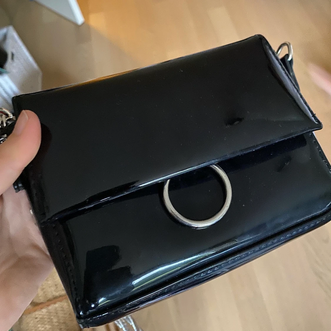 Lackväska, Don Donna