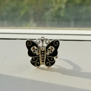 Ring fjäril/dödskalle - Det går att justera storleken av ringen