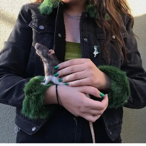 Unif jeans jacka  - En skön jacka från unif som ja knappt använd pga inte min stil