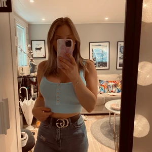 Zara - Super söt blå topp. 