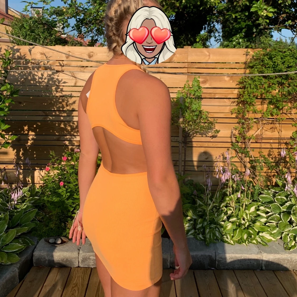 Orange öppen rygg klänning  - 91