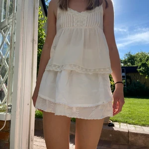 Vit kjol - Vit söt kjol från hm🤍 Frakt eller mötas upp!