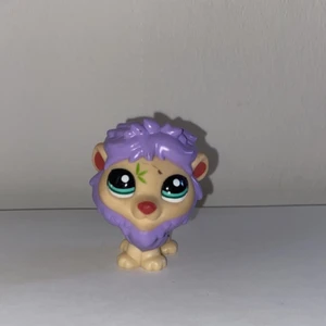 Little Pet shop - Säljer mina gamla Pet shops. De har gått upp i värde eftersom att de inte går att få tag på längre. Men jag har valt att sälja dessa för 15 kr st. Hör av dig privat om du är intresserad 💕 Köparen står för frakten, den blir olika beroende på hur många du köper🤩