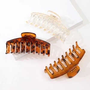 Hårklämmor - TRENDIGA o OTROLIGT snygga hårklämmor till ett billigt pris!💞 Alla färger finns för tillfället. 55kr per styck. Frakt på 25kr tillkommer.