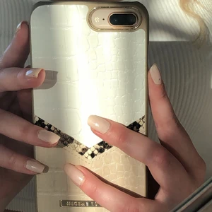 Mobilskal - Knappt använt, 7-8+, köp direkt för 100kr. Nypris 500kr