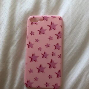 Shein iPhone skal för 7 plus och 8 plus  - Jättefint silekon iPhone skal från shein, som är helt nytt. För att råkade beställa fel storlek. 20 kr plus frakt 