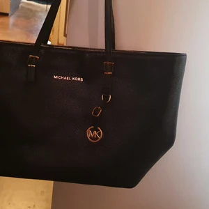 Micheal kors - Rymlig väska (ej äkta)