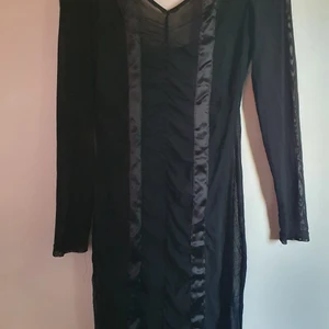 Klänning - Svart tunn klänning