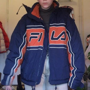 Vintage fila jacka - Super fin & skön fila jacka, 80/90-tal. Den är storlek L/XL, har själv använt den som oversized