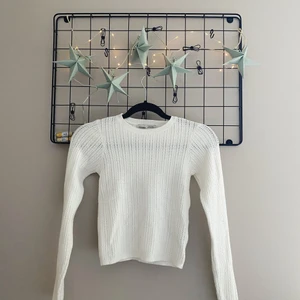 Stickad tröja - Stickad tröja från pull and bear, storlek S. 